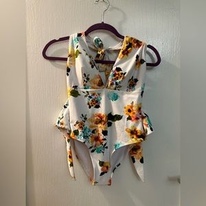NWT Floral padded baiting suit
